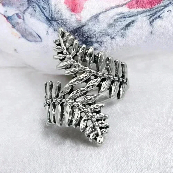 🆕Boho Style Adjustable Olive Leaf Ring 🌿 Antique Silver Finish Fits Sizes 6-9 - Picture 13 of 14
